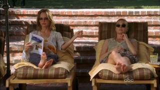 Calista Flockhart feet photo thumbnail