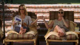Calista Flockhart feet photo thumbnail