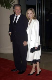 Calista Flockhart feet photo thumbnail
