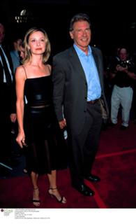 Calista Flockhart feet photo thumbnail