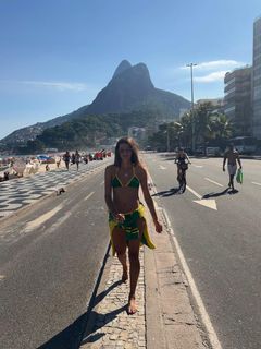 Calu Rivero feet photo 2
