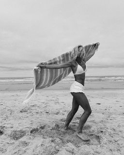 Calyx Hampton feet photo thumbnail