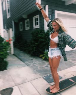 Calyx Hampton feet photo thumbnail