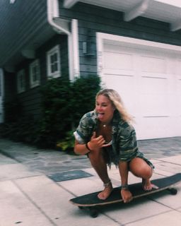 Calyx Hampton feet photo thumbnail