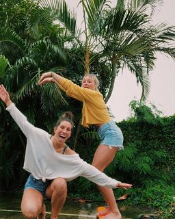 Calyx Hampton feet photo thumbnail