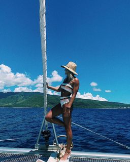 Calyx Hampton feet photo thumbnail