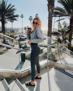 Calyx Hampton feet photo thumbnail