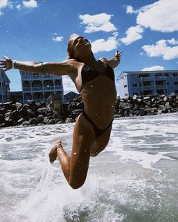 Calyx Hampton feet photo thumbnail