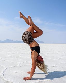 Calyx Hampton feet photo thumbnail