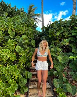 Calyx Hampton feet photo thumbnail