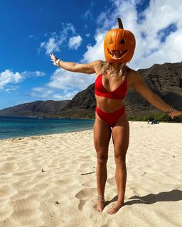 Calyx Hampton feet photo thumbnail