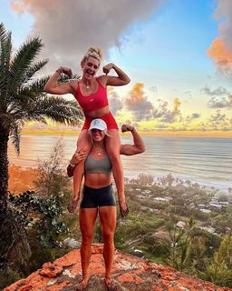 Calyx Hampton feet photo thumbnail