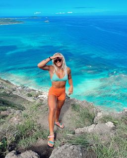 Calyx Hampton feet photo thumbnail