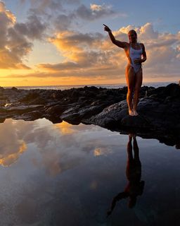 Calyx Hampton feet photo thumbnail