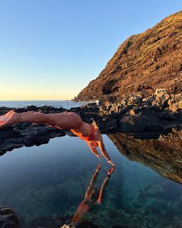 Calyx Hampton feet photo thumbnail