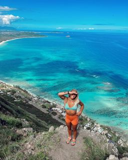 Calyx Hampton feet photo thumbnail