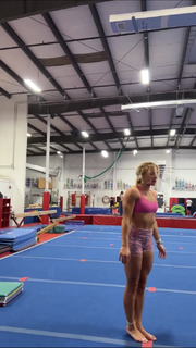 Calyx Hampton feet photo thumbnail