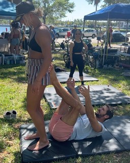 Calyx Hampton feet photo thumbnail