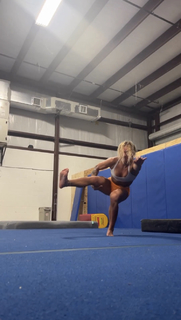 Calyx Hampton feet photo thumbnail