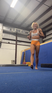 Calyx Hampton feet photo thumbnail