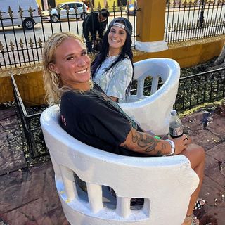 Calyx Hampton feet photo thumbnail