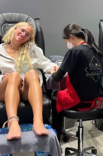 Calyx Hampton feet photo thumbnail