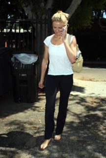 Cameron Diaz feet photo thumbnail