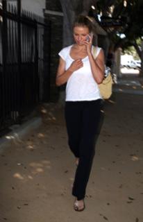 Cameron Diaz feet photo thumbnail