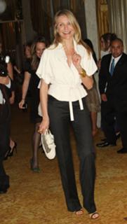 Cameron Diaz feet photo thumbnail