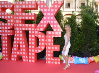 Cameron Diaz feet photo thumbnail