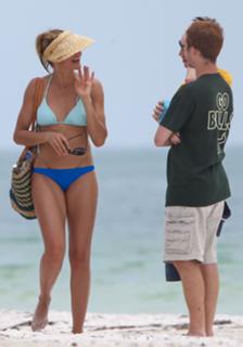 Cameron Diaz feet photo thumbnail