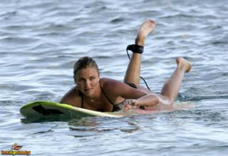 Cameron Diaz feet photo thumbnail