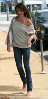 Cameron Diaz feet photo thumbnail