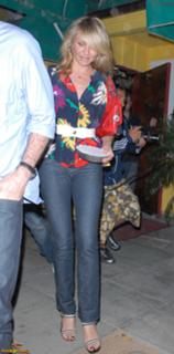 Cameron Diaz feet photo thumbnail