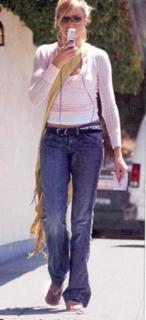 Cameron Diaz feet photo thumbnail