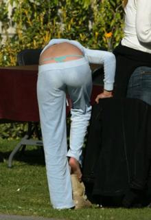 Cameron Diaz feet photo thumbnail