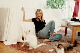 Cameron Diaz feet photo thumbnail