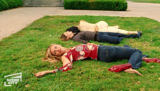 Cameron Diaz feet photo thumbnail