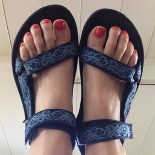 Cameron Richardson feet photo 9