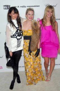 Cameron Richardson feet photo 10