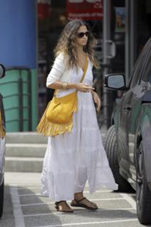 Camila Alves feet photo thumbnail