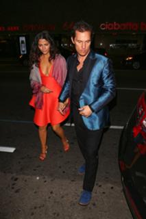 Camila Alves feet photo thumbnail