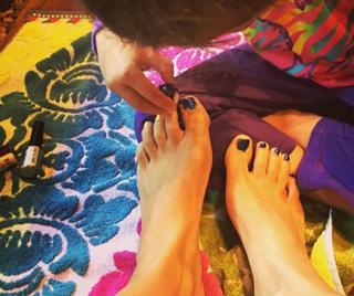 Camila Alves feet photo thumbnail