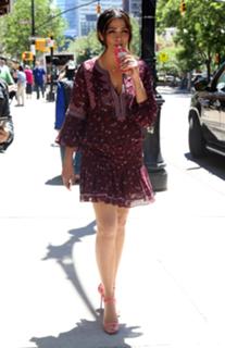 Camila Alves feet photo thumbnail