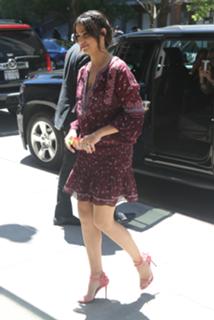 Camila Alves feet photo thumbnail