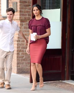 Camila Alves feet photo thumbnail