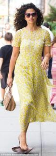 Camila Alves feet photo thumbnail