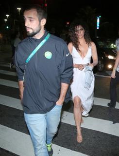Camila Alves feet photo thumbnail