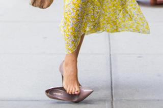 Camila Alves feet photo thumbnail