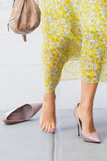 Camila Alves feet photo thumbnail